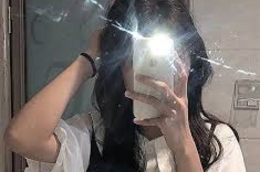 深夜尬剧｜一个明星的人设崩塌